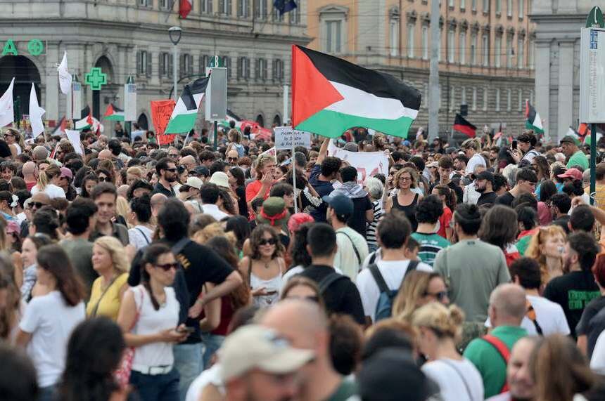 Filistin yanlısı protesto gösterisi, Roma, 22 Eylül 2025 (Fotoğraf: Li Jing/Xinhua, 2025).